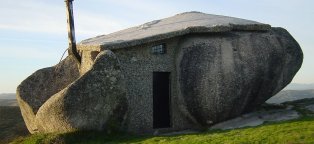 Каменный Дом